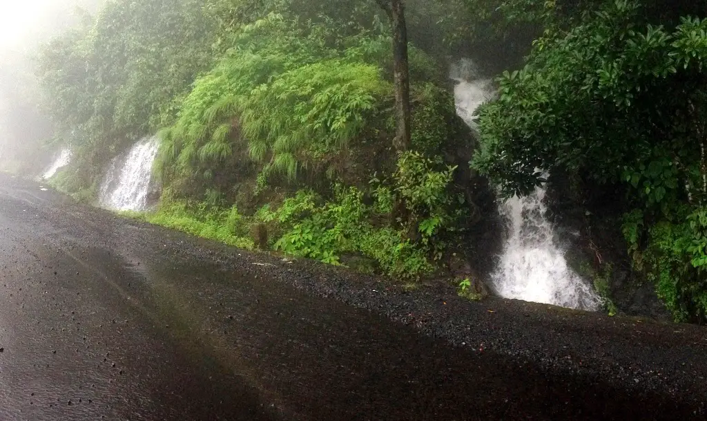 monsoon drive in Amboli ghat, waterfalls in amboli ghat