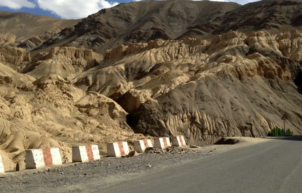 Srinagar Leh Road 3