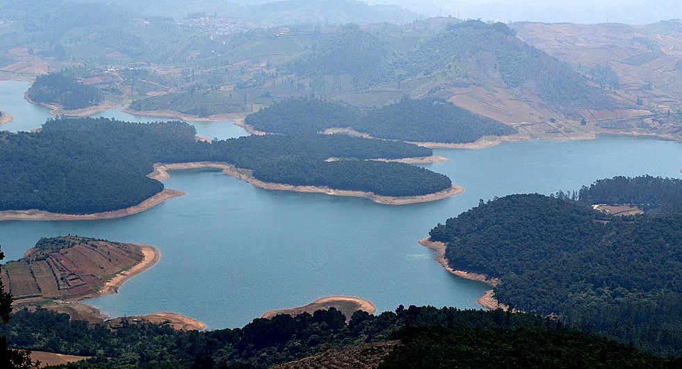 Quiet Corners Of Ooty Charms Of Red Hills Emerald Lake Avalanche